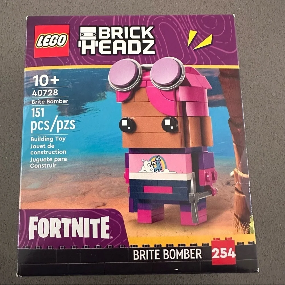 LEGO BrickHeadz 40728 Brite Bomber – Fortnite – 151 Pieces – Promotional Set